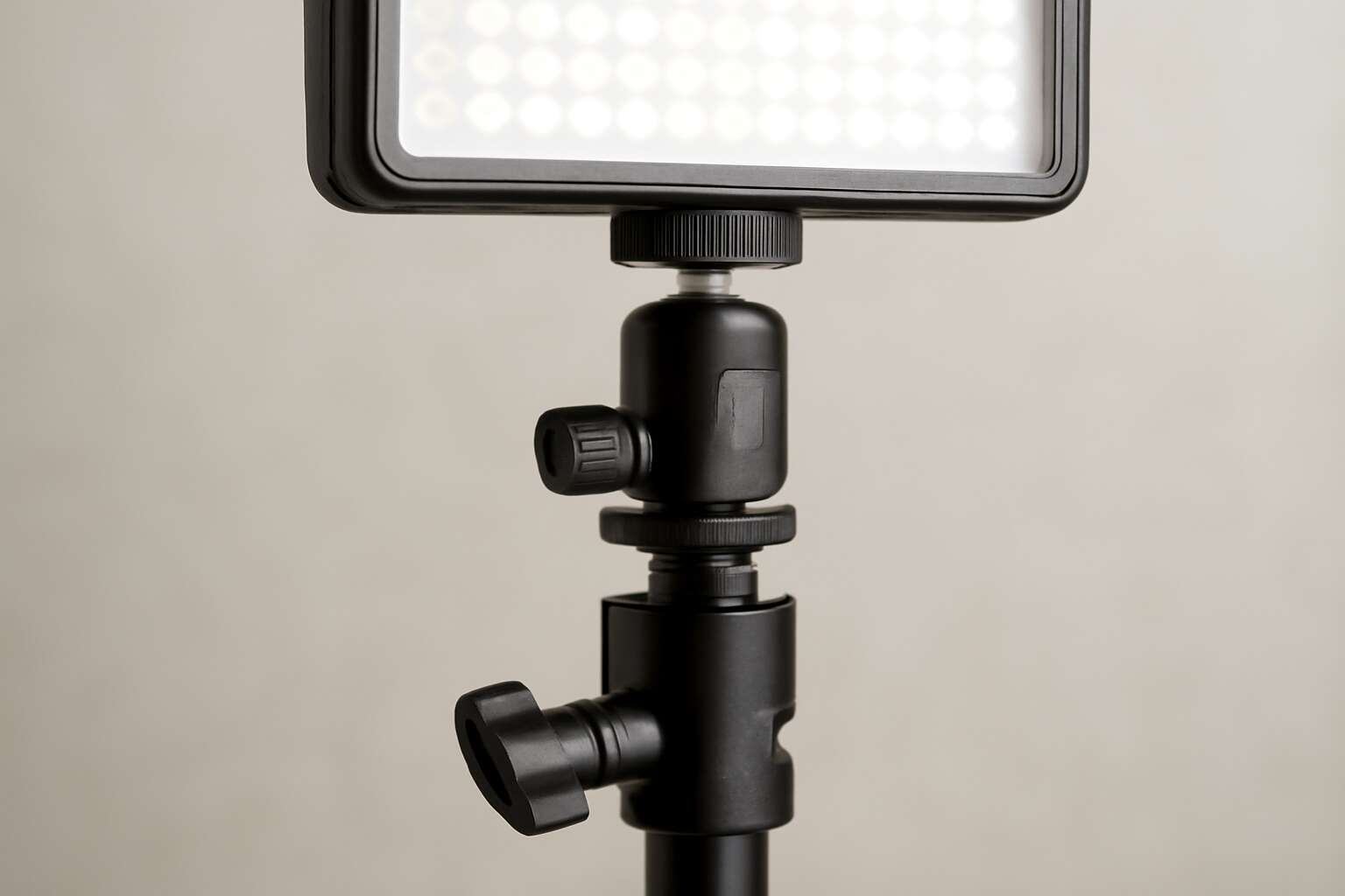 tripod to light stand adapter