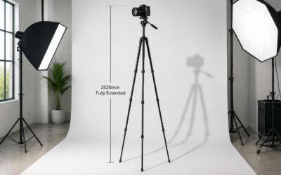 Tripod stand 3520 keeps your camera steady.